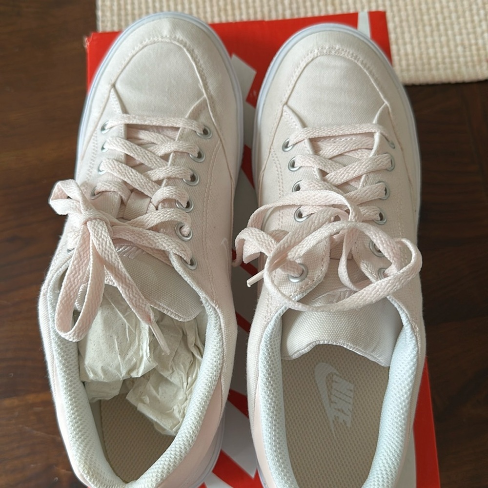 Nike GTS 97 Women's Shoes - Pink and White NEW